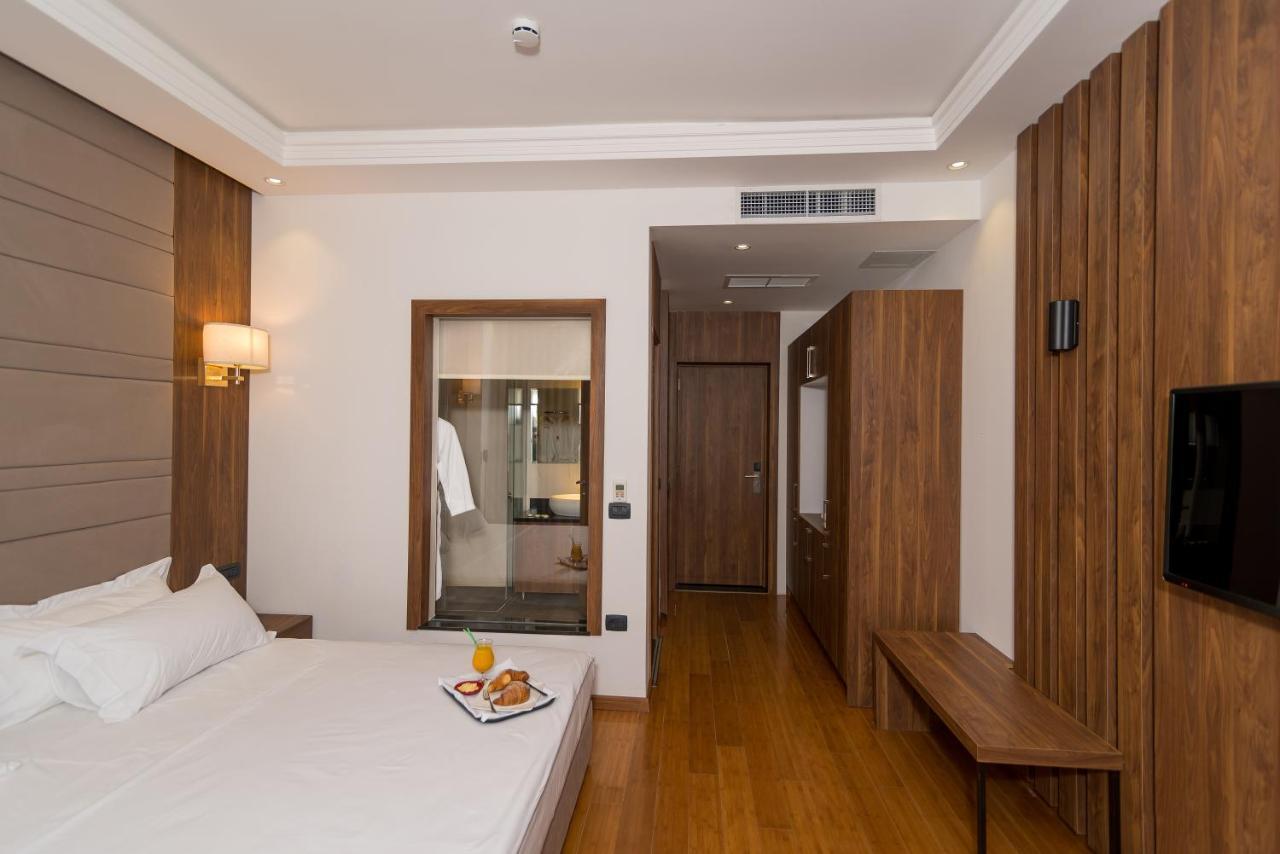 Rafaelo Comfort & Family Hotel Lezhe Room photo